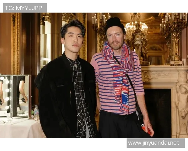 巴黎世家携手足球明星打造时尚新风潮引领运动潮流新趋势 巴黎世家携手足球明星打造时尚新风潮引领运动潮流新趋势