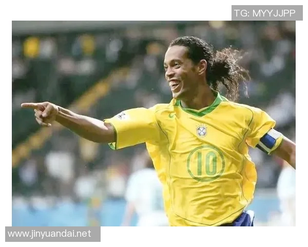 怀旧经典老足球明星海报图片展现传奇球员风采与青春记忆 怀旧经典老足球明星海报图片展现传奇球员风采与青春记忆