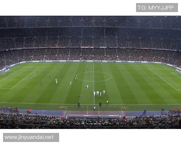 高清足球明星盒子图片展示尽显球场魅力与风采的视觉盛宴 高清足球明星盒子图片展示尽显球场魅力与风采的视觉盛宴